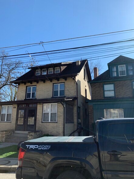 1663 Suburban Ave, Pittsburgh, PA à vendre - Photo du bâtiment - Image 3 de 28