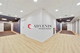 Office in Villepinte for lease Interior Photo- Image 1 of 8