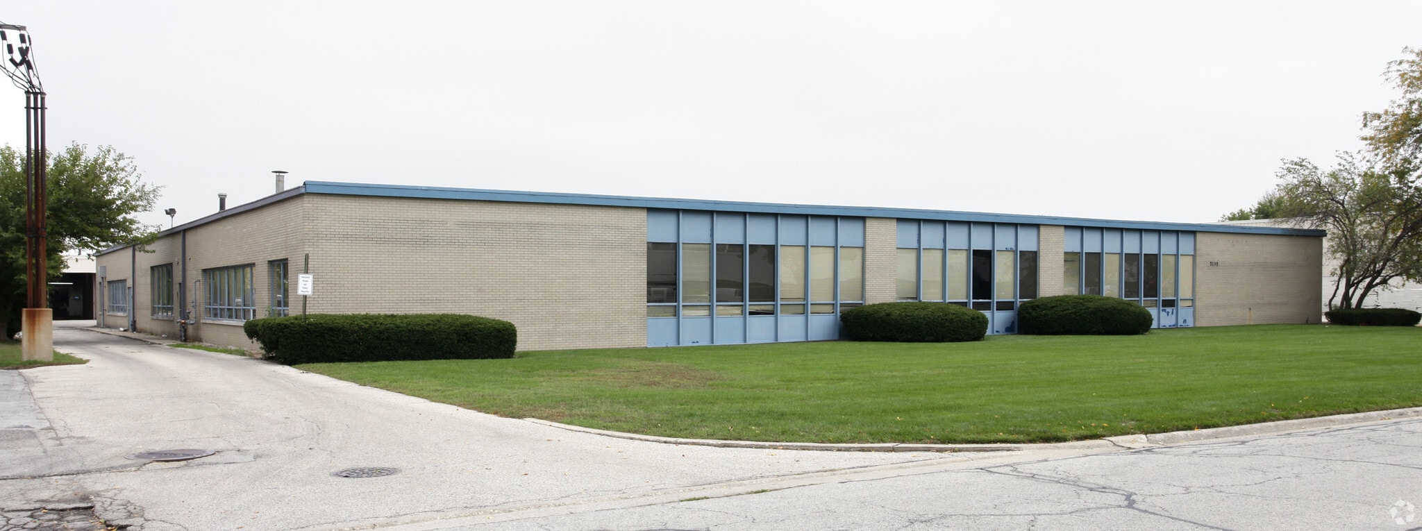 7235 Linder Ave, Skokie, IL for sale Primary Photo- Image 1 of 1