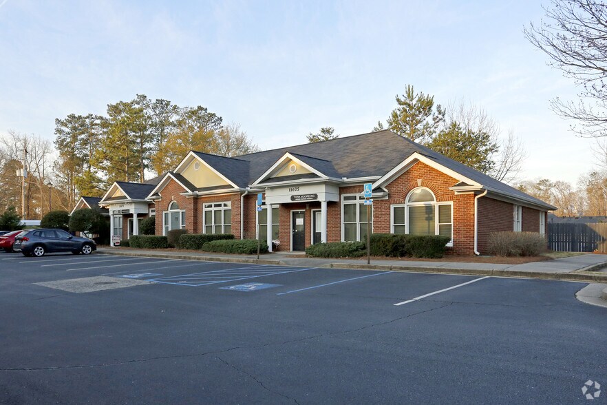11675 Century Dr, Alpharetta, GA for lease - Primary Photo - Image 1 of 9