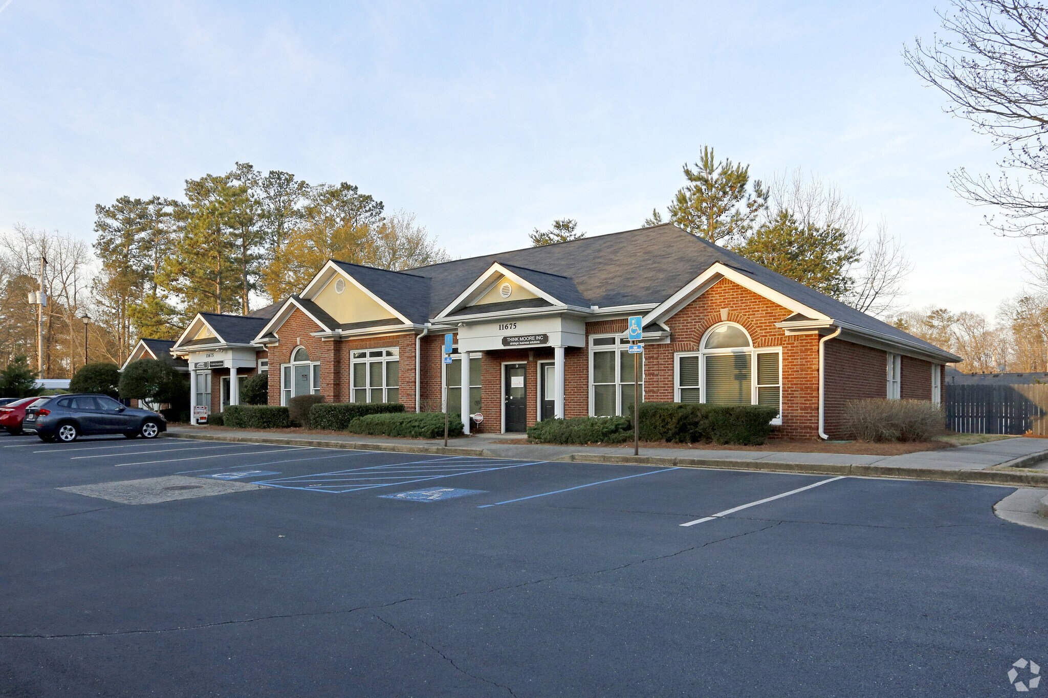 11675 Century Dr, Alpharetta, GA for lease Primary Photo- Image 1 of 10
