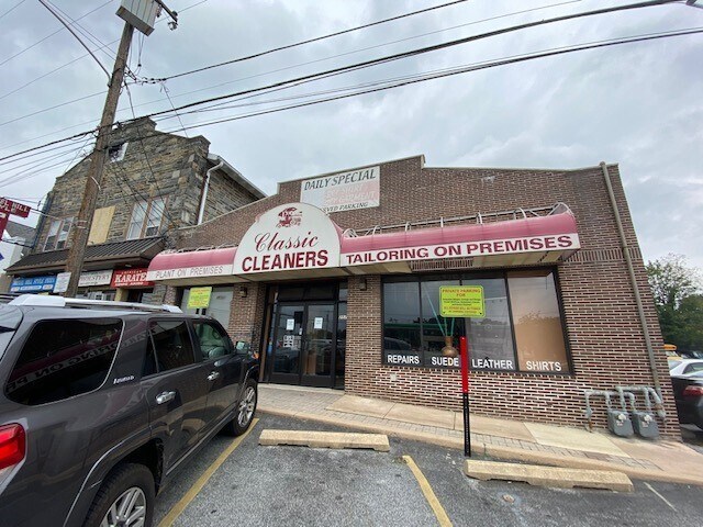 Plus de détails pour 2581 W Chester, Broomall, PA - Commerce de détail à louer