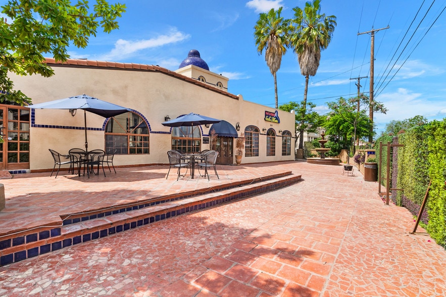 2121 N Saint Marys St, San Antonio, TX for lease - Building Photo - Image 2 of 18