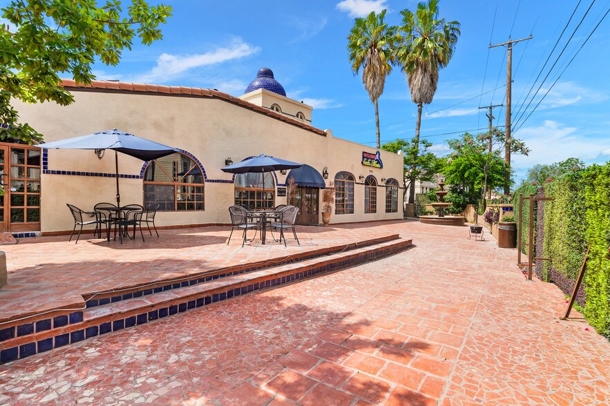 2121 N Saint Marys St, San Antonio, TX à louer - Photo du bâtiment - Image 2 de 18