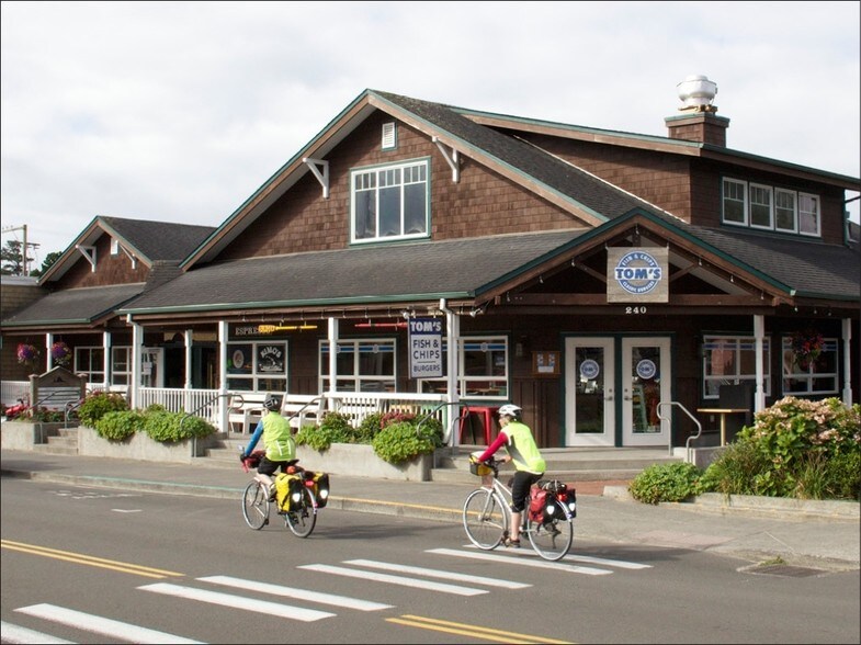 240 N Hemlock St, Cannon Beach, OR à vendre - Photo principale - Image 1 de 1