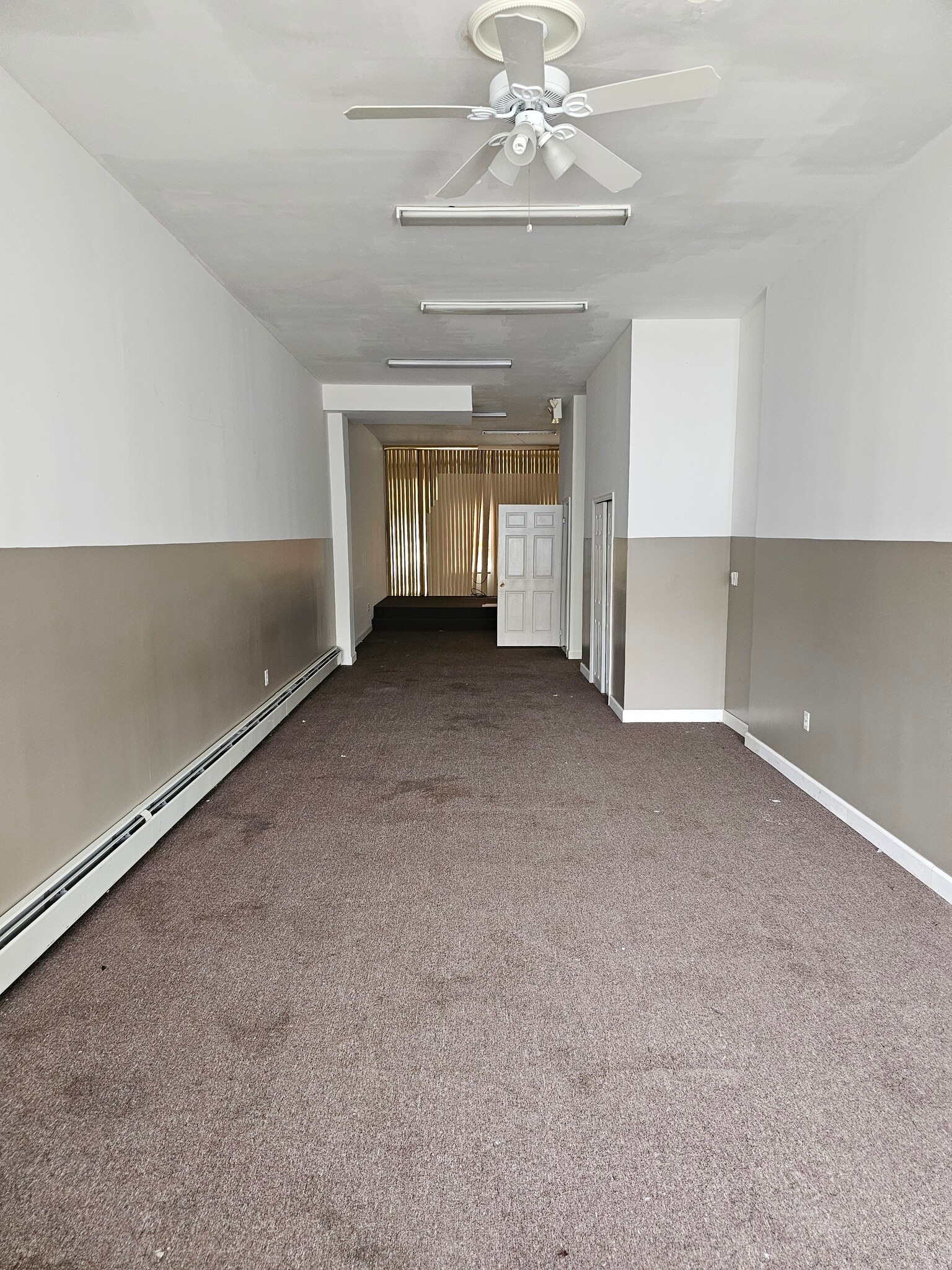 10508 101st Ave, Ozone Park, NY for lease Interior Photo- Image 1 of 2