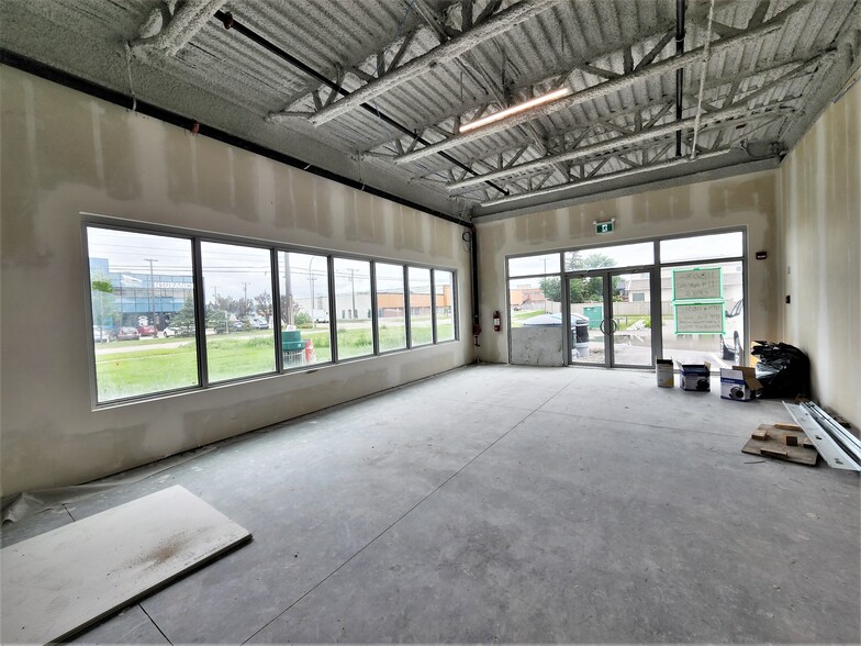 11803 114 Ave NW, Edmonton, AB for lease - Building Photo - Image 3 of 4