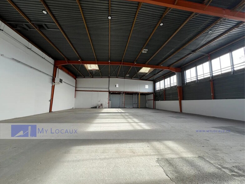 Industriel dans SAINT-OUEN-L'AUMONE à louer - Photo intérieure - Image 3 de 7
