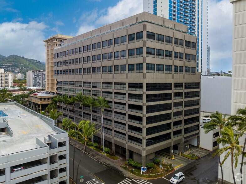 1601 Kapiolani Blvd, Honolulu, HI à louer - Photo du bâtiment - Image 3 de 8