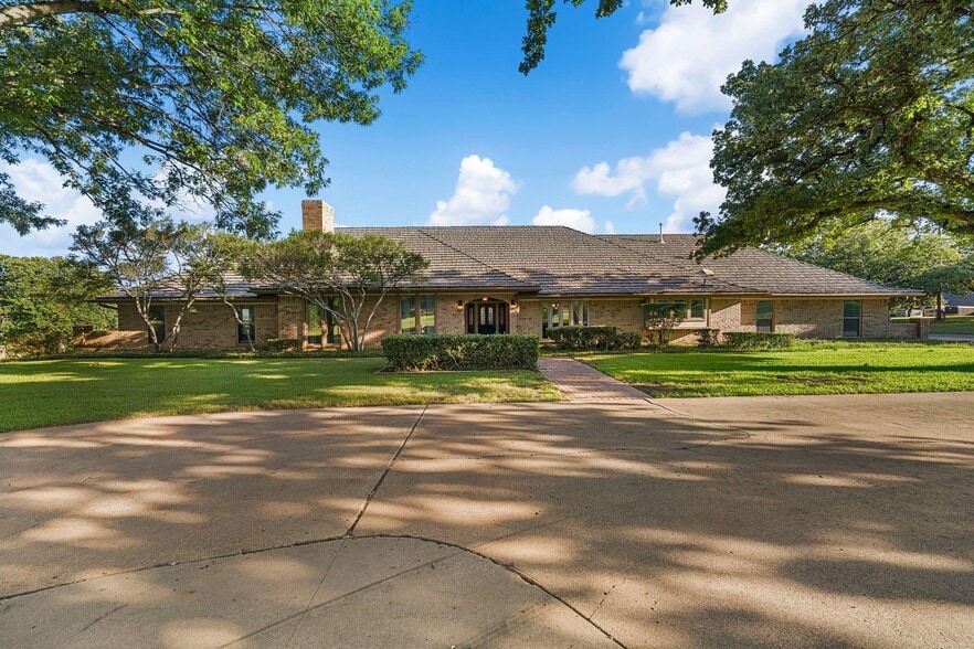 8920 Martin Dr, North Richland Hills, TX à vendre - Photo du bâtiment - Image 1 de 9