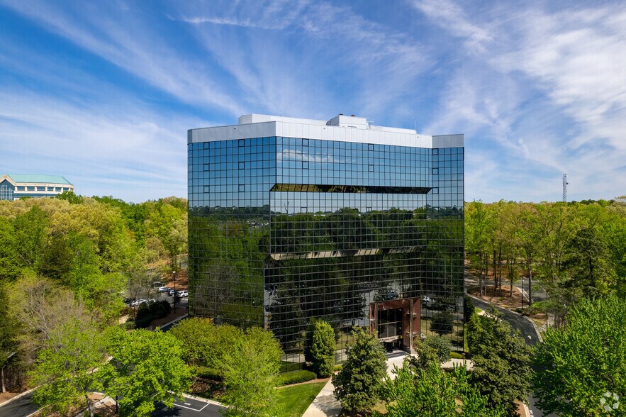 3100 Smoketree Ct, Raleigh, NC à louer - Photo du bâtiment - Image 1 de 30