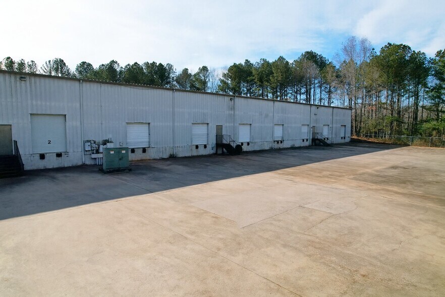 3004 Spring Industrial Dr, Powder Springs, GA à louer - Photo du bâtiment - Image 2 de 2