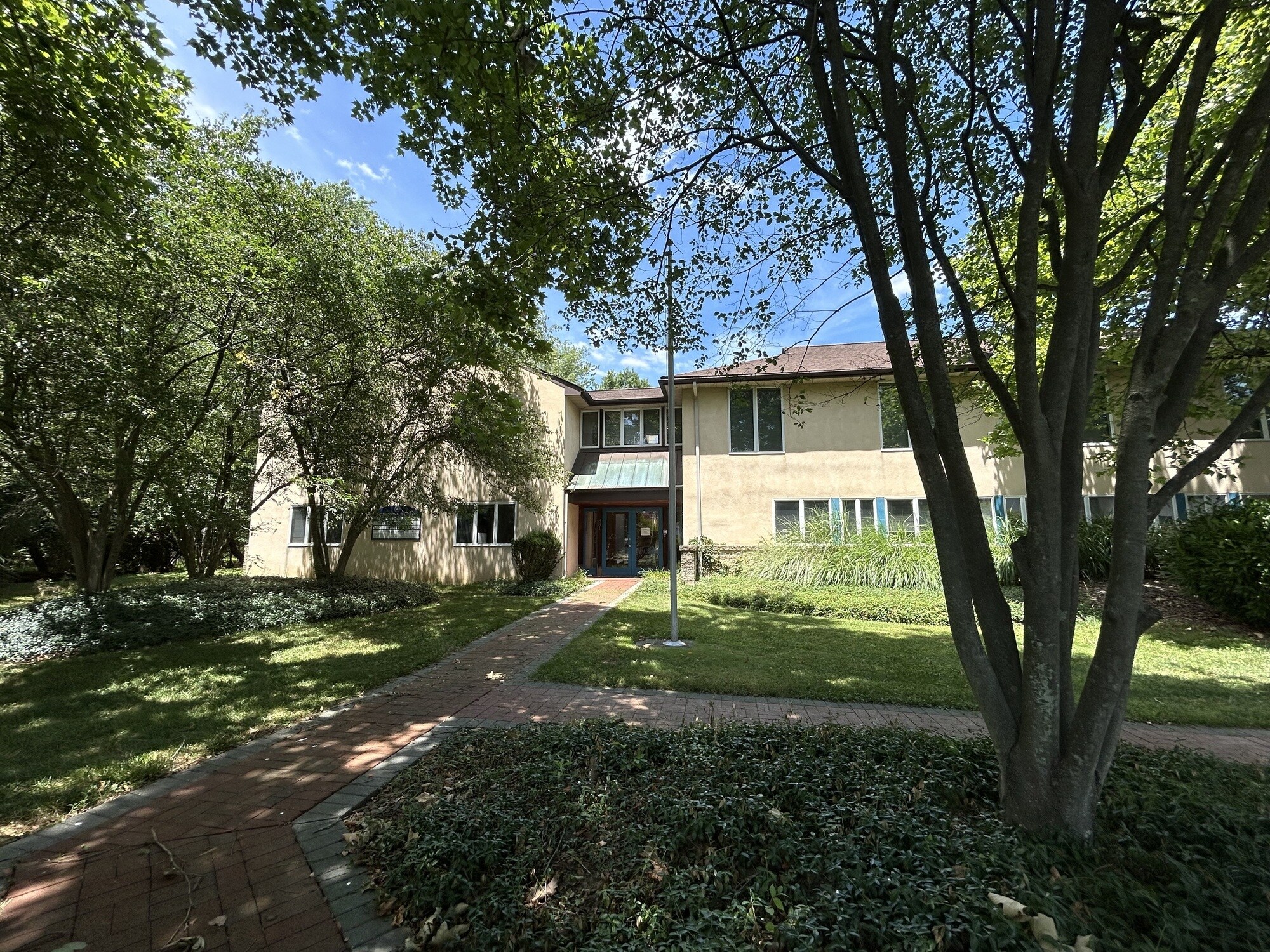 831 Dekalb Pike, Blue Bell, PA à vendre Photo du bâtiment- Image 1 de 1