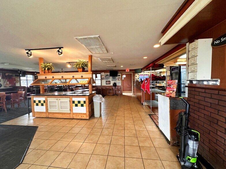 635 E Admiral Doyle Dr, New Iberia, LA à vendre - Photo du bâtiment - Image 3 de 10