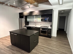 201 E Ohio St, Chicago, IL à louer Photo du bâtiment- Image 2 de 7