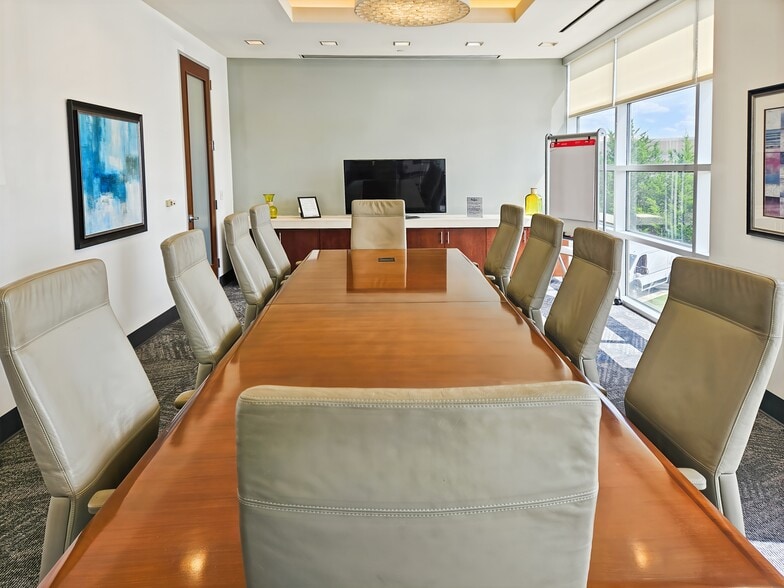 610 Uptown Blvd, Cedar Hill, TX for lease - Interior Photo - Image 2 of 14