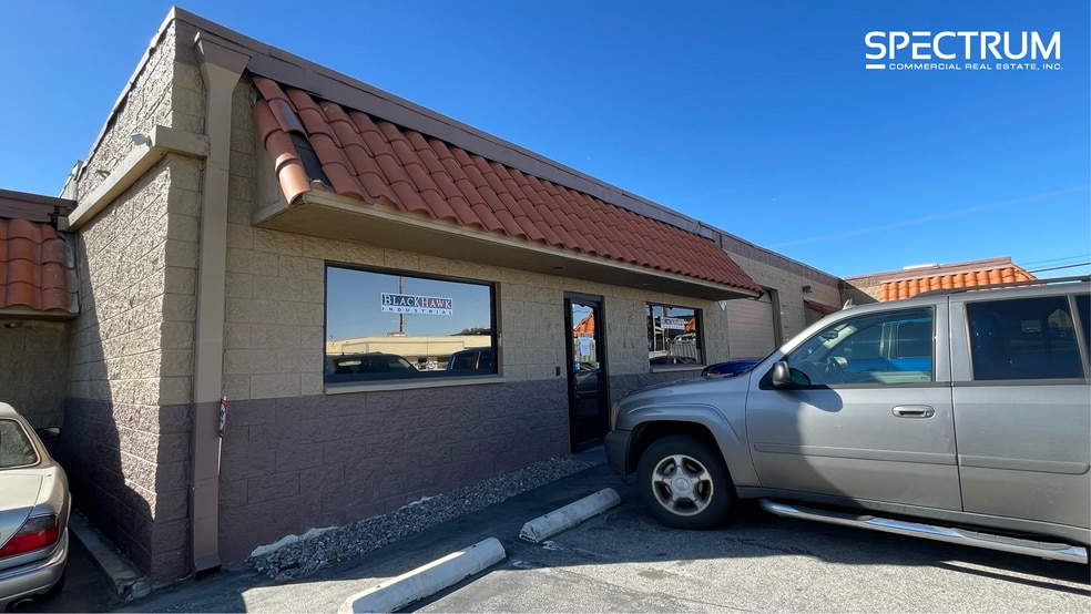 8943 Oso Ave, Chatsworth, CA for lease - Building Photo - Image 2 of 5