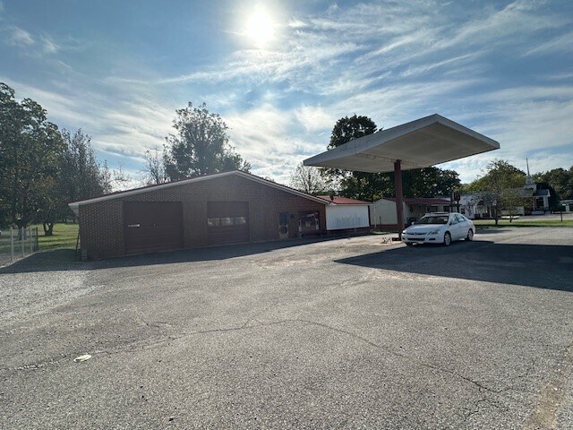 More details for 269 S Main St, Lobelville, TN - Flex for Sale