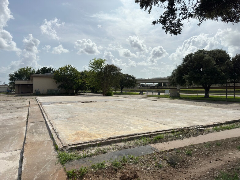 13401 Southwest Fwy, Sugar Land, TX for sale - Primary Photo - Image 2 of 2