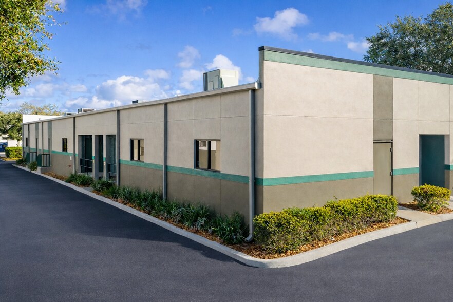 7545 Little Rd, New Port Richey, FL à vendre - Photo du bâtiment - Image 2 de 18