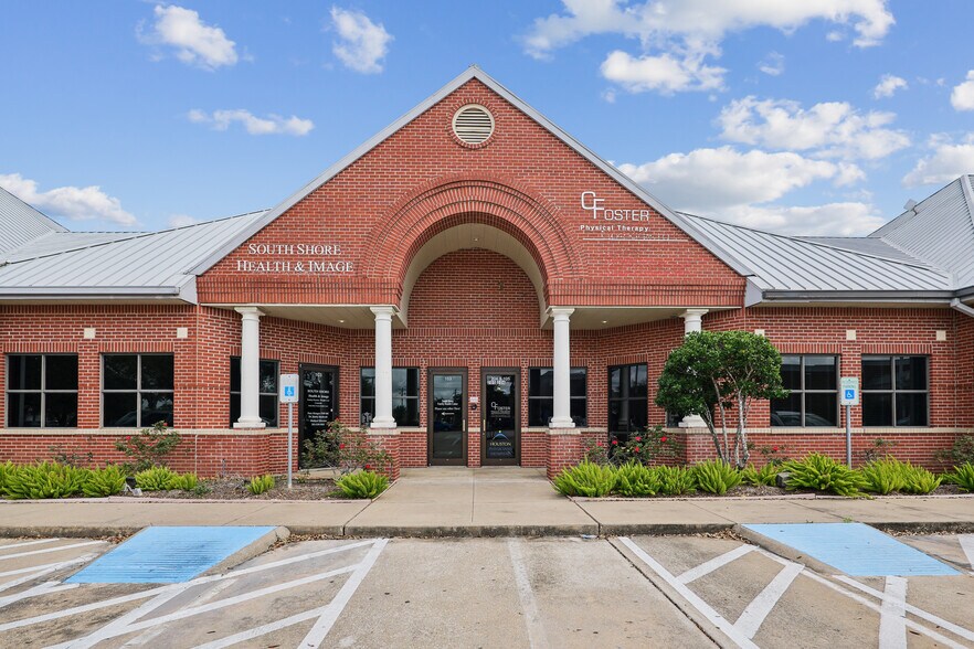 3023 Marina Bay Dr, League City, TX à louer - Photo du bâtiment - Image 2 de 10