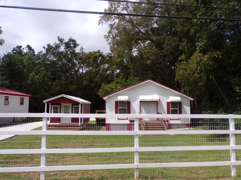 450 S Oak St, Jackson, GA for sale - Primary Photo - Image 1 of 109