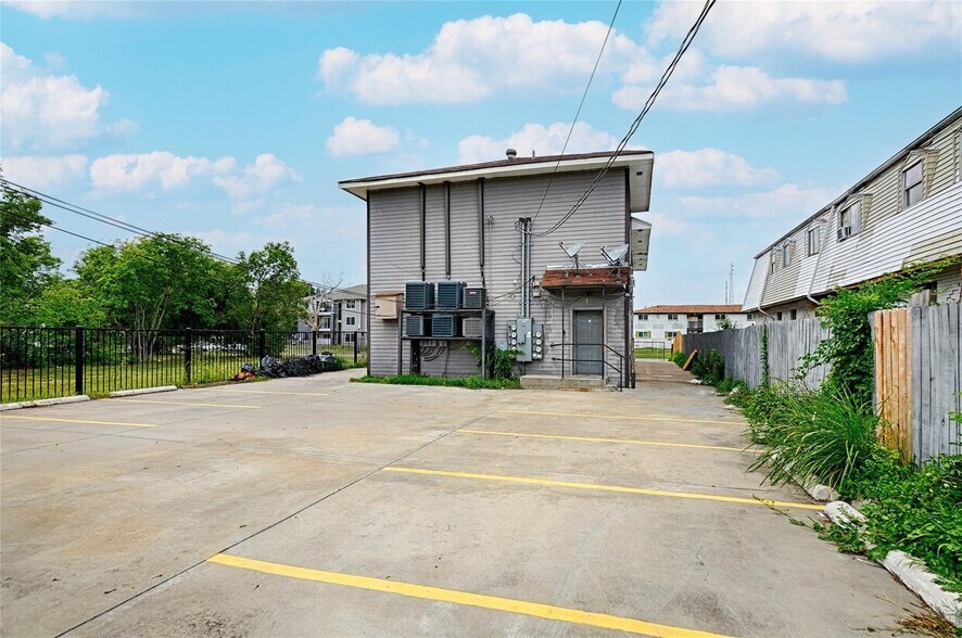 3020 South Blvd, Dallas, TX à vendre - Photo du bâtiment - Image 2 de 13
