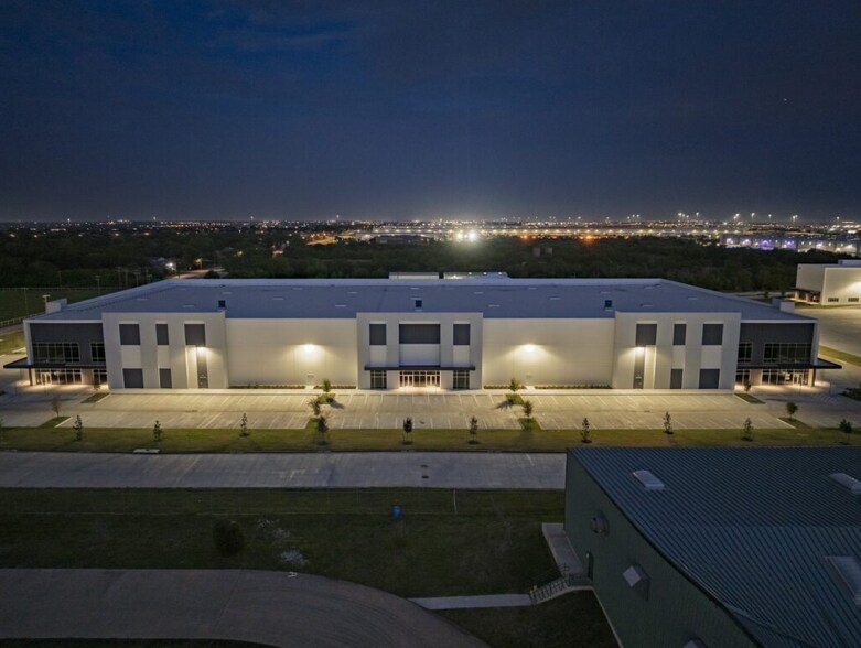 2152 Cantrell Sansom Rd, Fort Worth, TX à louer - Photo du bâtiment - Image 1 de 5