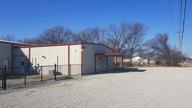 1750 US-77, Davis, OK for lease Interior Photo- Image 2 of 15