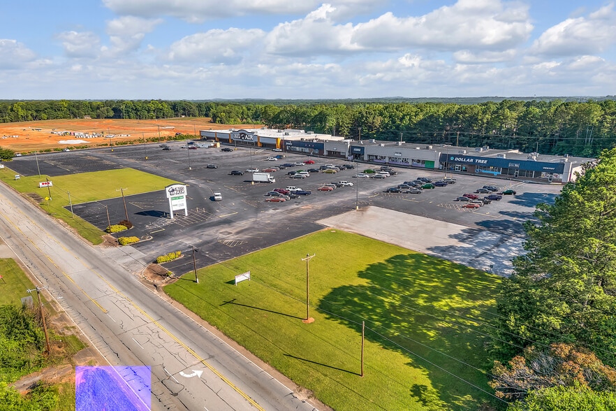 1500 W Main St, Laurens, SC à louer - Photo du bâtiment - Image 3 de 5