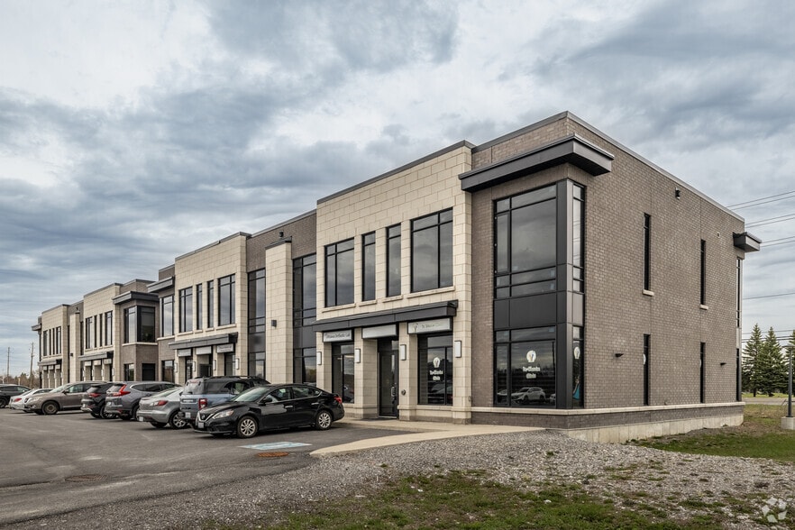 2500 St. Laurent Blvd, Ottawa, ON for sale - Building Photo - Image 3 of 8