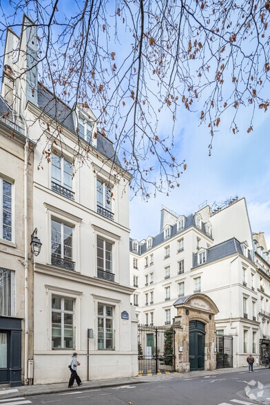 9 Rue Charlot, Paris for lease - Primary Photo - Image 1 of 18
