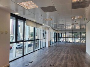 Office in L'Hospitalet de Llobregat, Barcelona for lease Interior Photo- Image 2 of 3