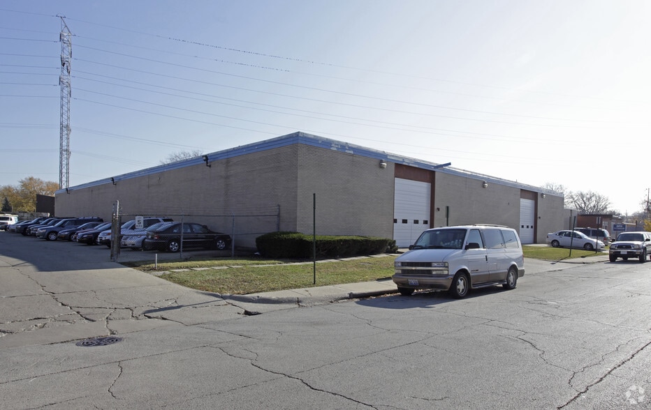 921 Pitner Ave, Evanston, IL for sale - Building Photo - Image 2 of 2