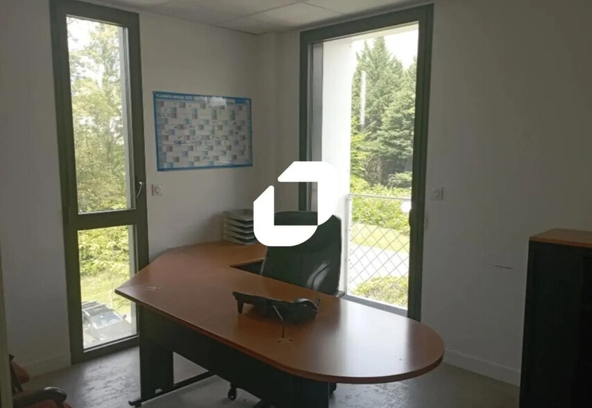 Office in Meylan for lease - Interior Photo - Image 3 of 7