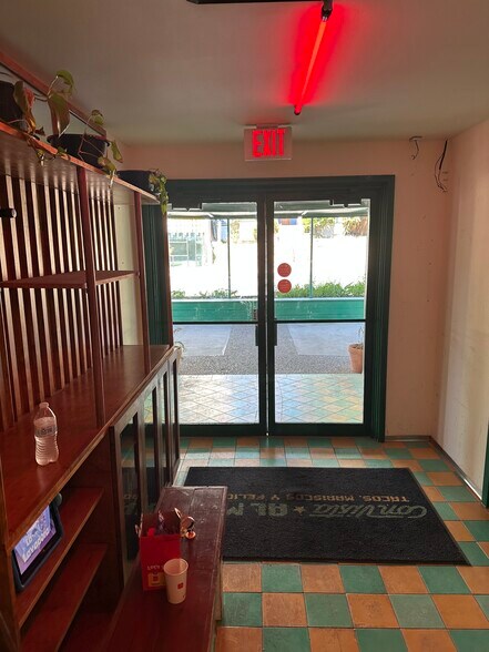 1209 E 7th St, Austin, TX à louer - Photo du bâtiment - Image 3 de 16