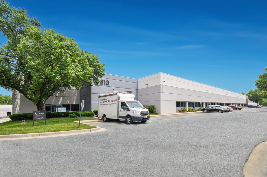 810 Oregon Ave, Linthicum, MD à louer - Photo du bâtiment - Image 1 de 20