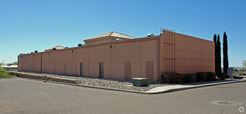 400 N Telshor Blvd, Las Cruces, NM à louer - Photo du bâtiment - Image 3 de 4