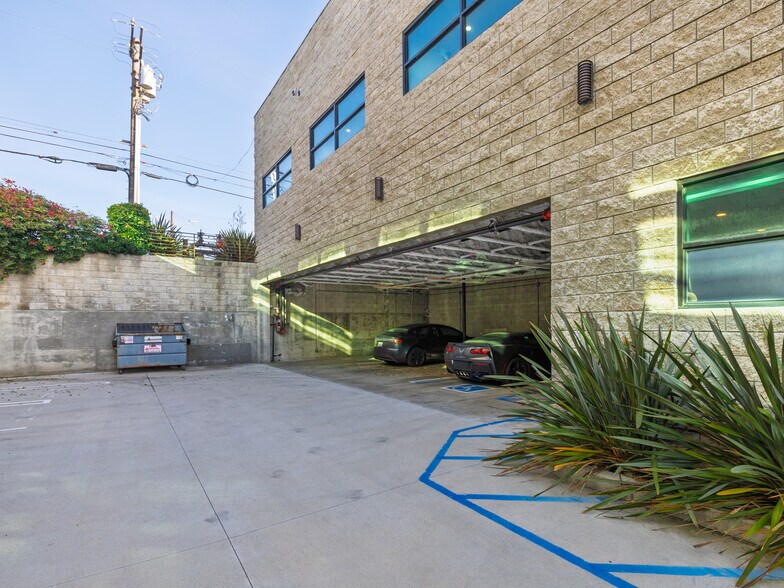 134 Lomita St, El Segundo, CA à vendre - Photo du bâtiment - Image 3 de 39