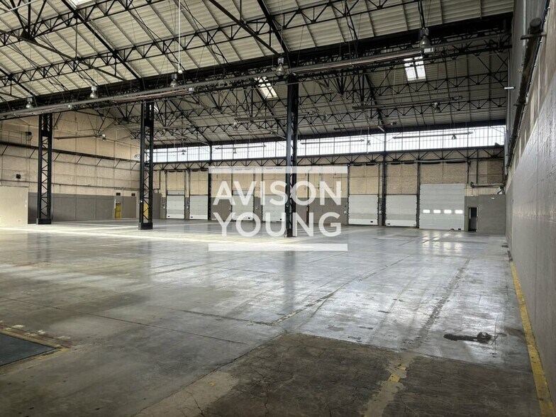 Flex dans Saint-Ouen-sur-Seine à louer - Photo du bâtiment - Image 2 de 8