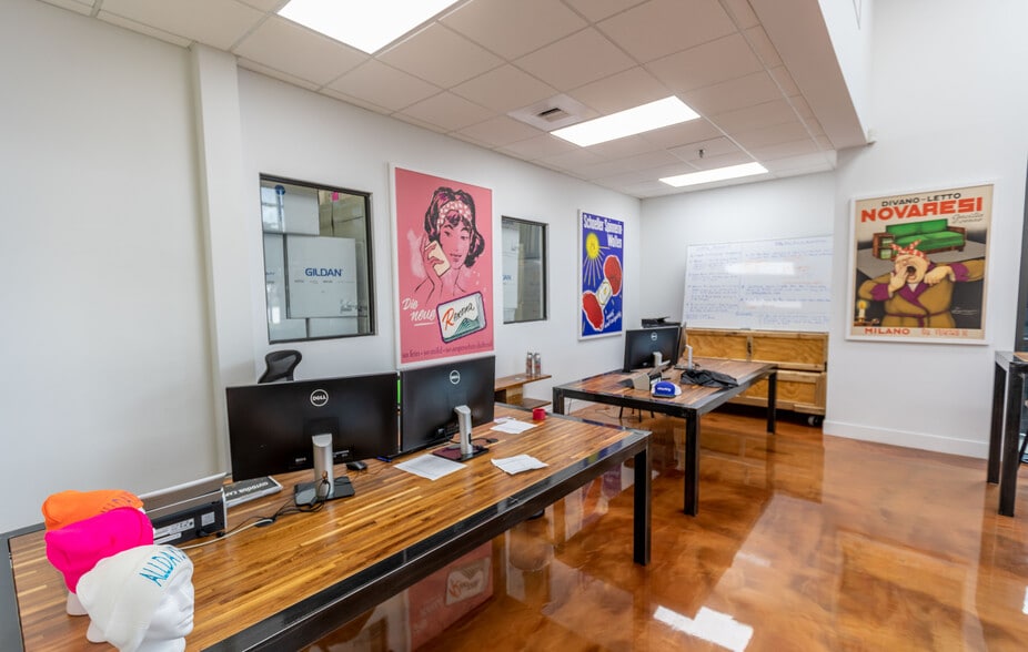 3001 Center Port Cir, Pompano Beach, FL for lease - Interior Photo - Image 2 of 6