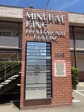 1640 W Mineral King Ave, Visalia, CA à louer Photo du bâtiment- Image 2 de 13