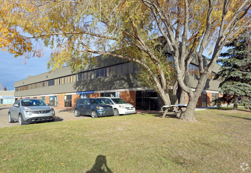 10303-10313 174 St NW, Edmonton, AB for lease - Primary Photo - Image 2 of 9