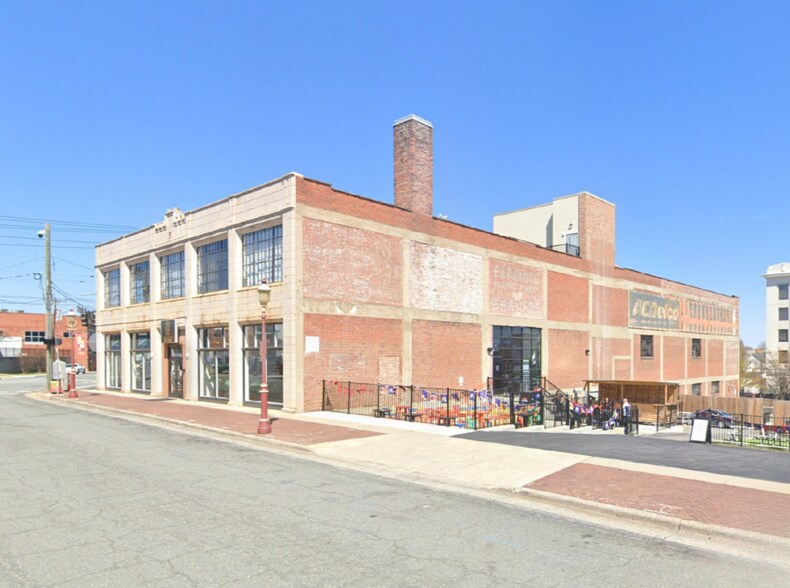 633 N Liberty St, Winston-Salem, NC à vendre - Photo du bâtiment - Image 2 de 11