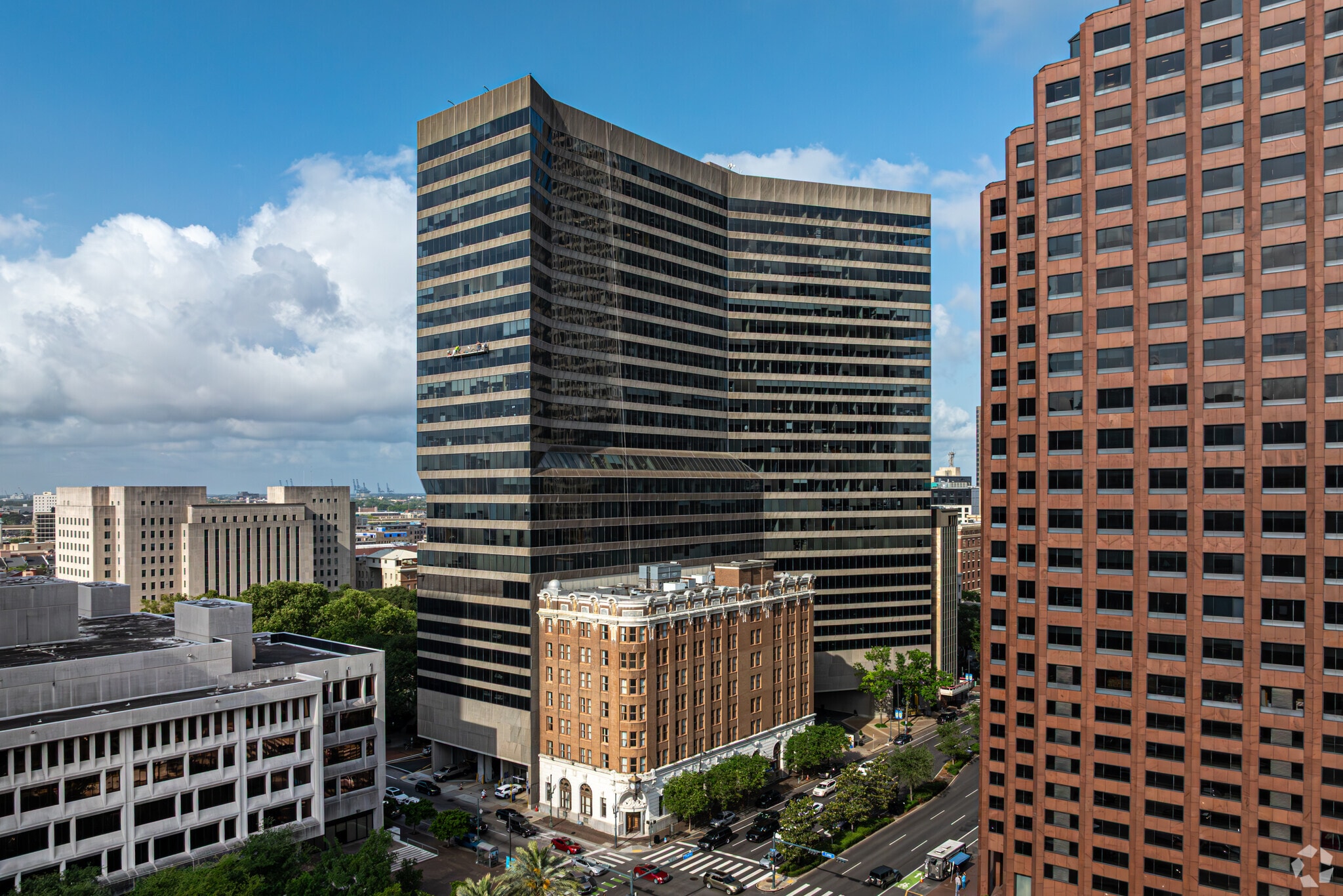 650 poydras St, New Orleans, LA à louer Photo du bâtiment- Image 1 de 58