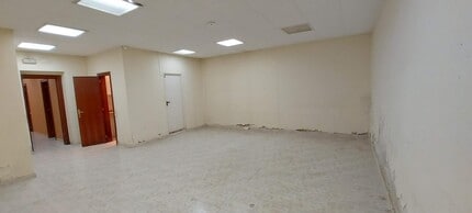 Retail in Barcelona, Barcelona for lease Interior Photo- Image 2 of 13
