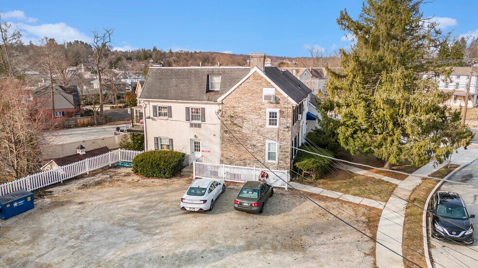 808 Bethlehem Pike, Glenside, PA à vendre - Photo du bâtiment - Image 3 de 20