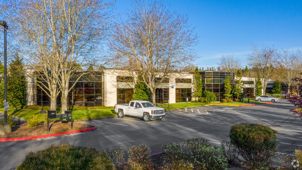 19017 120th Ave NE, Bothell, WA for lease - Primary Photo - Image 1 of 5