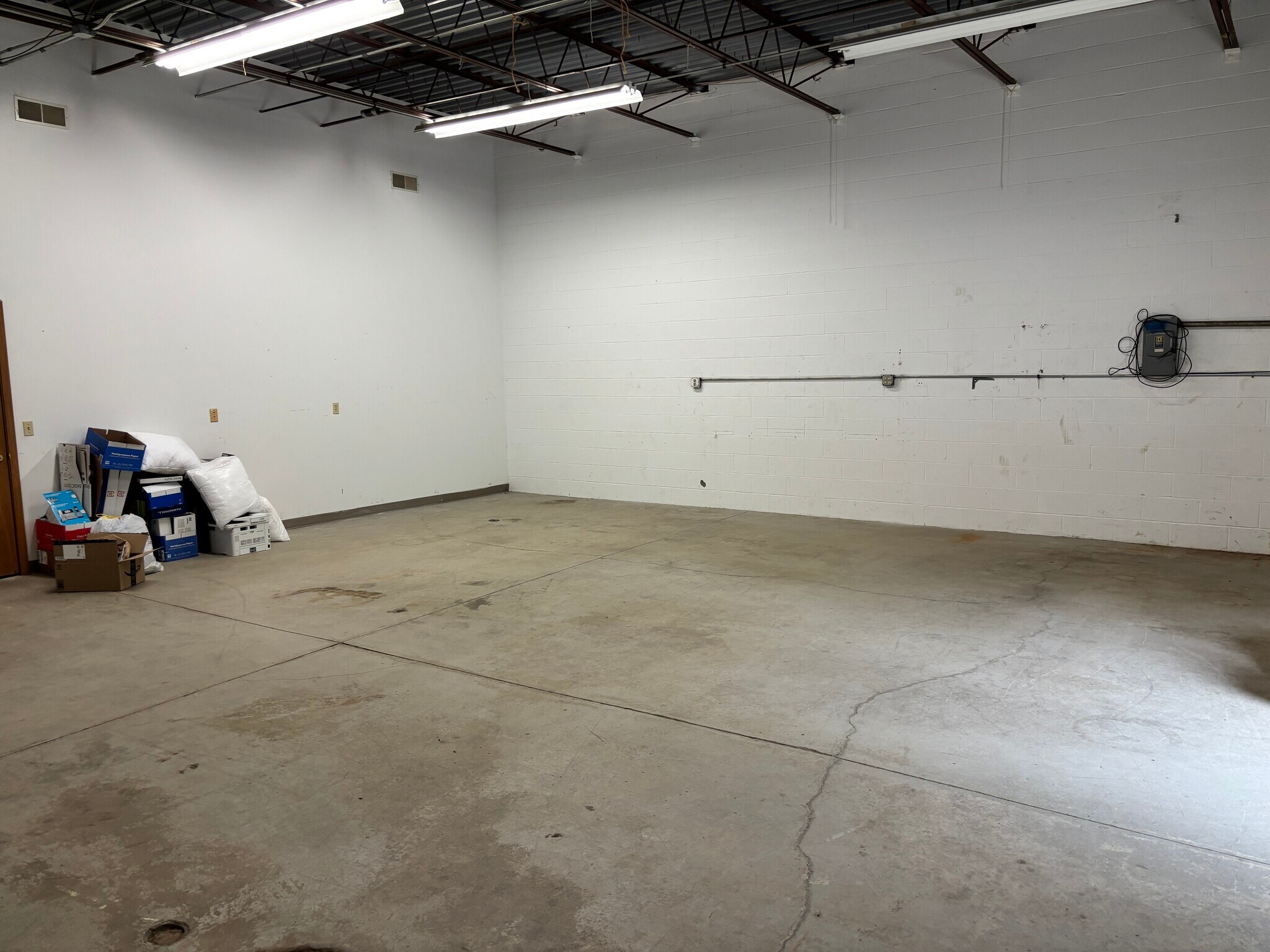 9345 Ravenna Rd, Twinsburg, OH for lease Interior Photo- Image 1 of 3