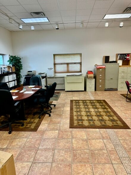 1700-1720 Sylvan Ave, Hamilton, NJ for sale - Building Photo - Image 3 of 13